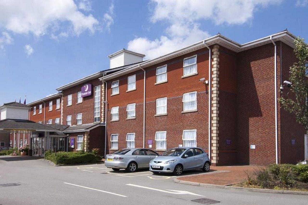 Premier Inn Bolton Stadium Arena Exterior photo